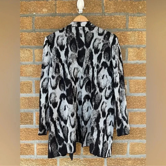 Misook "Snow Leopard" knit jacket Large - Picture 7 of 12